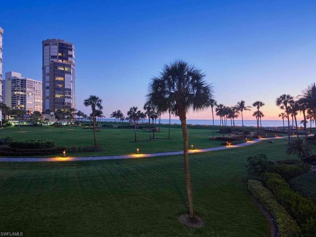 4551 Gulf Shore Blvd #204, Naples, photo 2