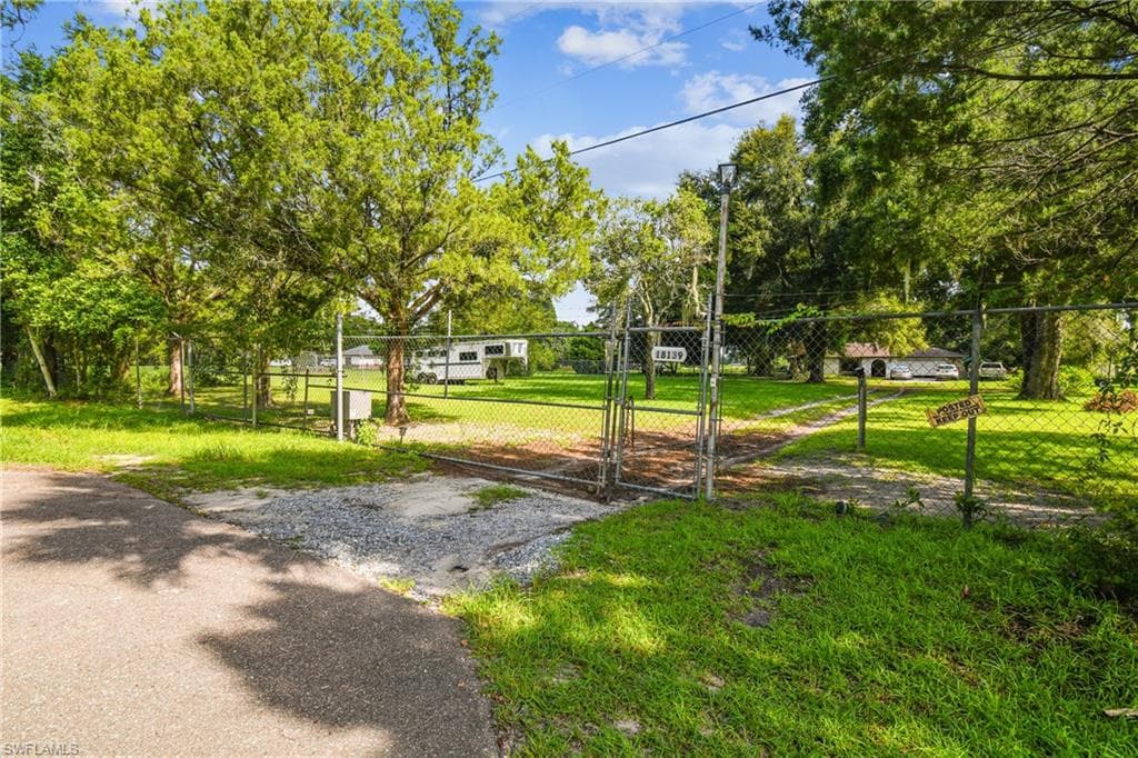 18139 Benes Roush Rd, Brooksville, photo 2