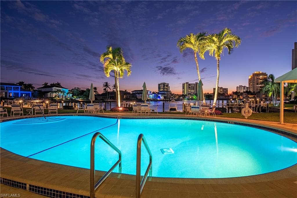 400 Park Shore Dr #304, Naples, photo 2