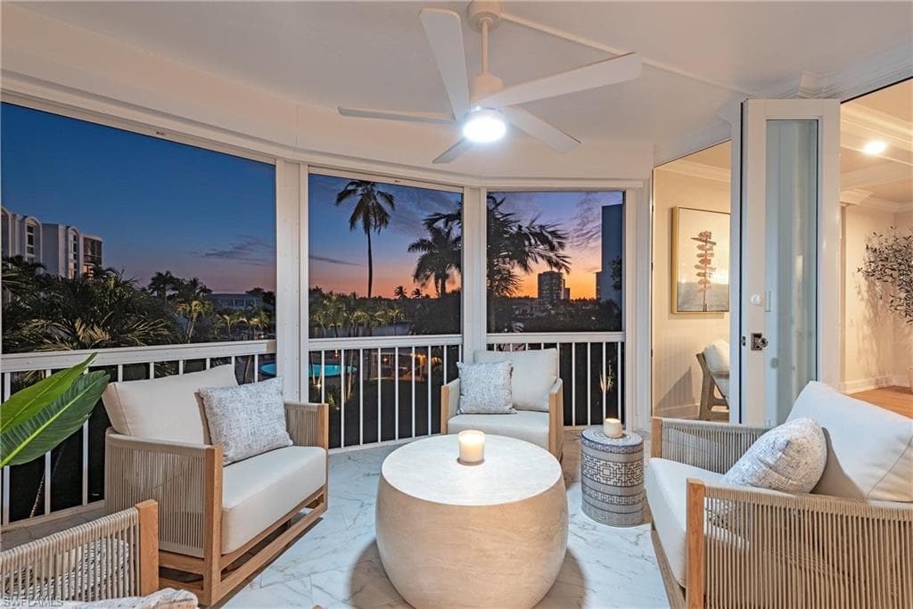400 Park Shore Dr #304, Naples