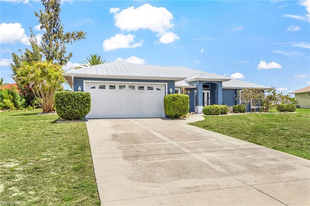 1137 37th St, Cape Coral