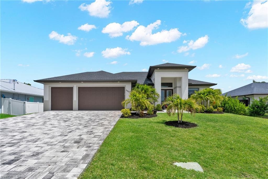 2827 32nd St, Cape Coral