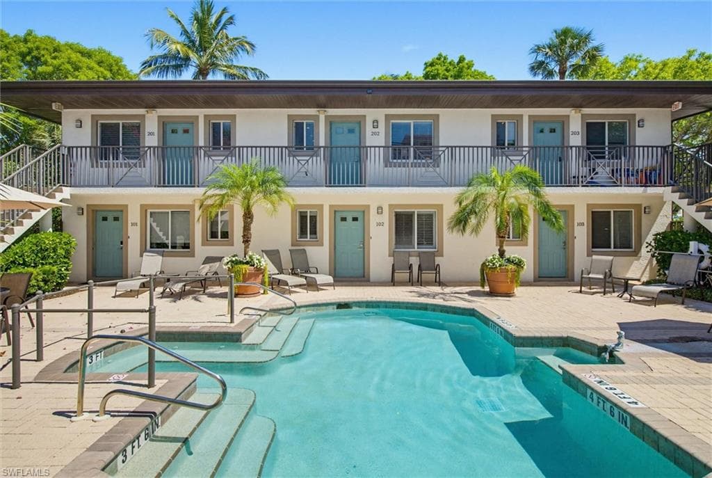480 5th St #202, Naples, photo 2