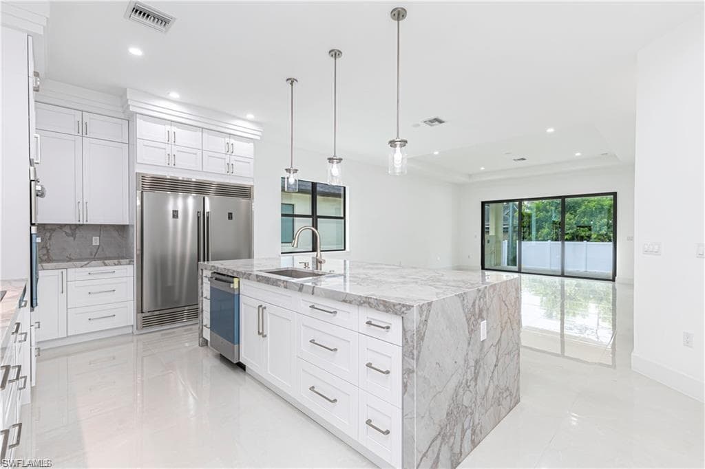3098 Pine Tree Dr, Naples, photo 3
