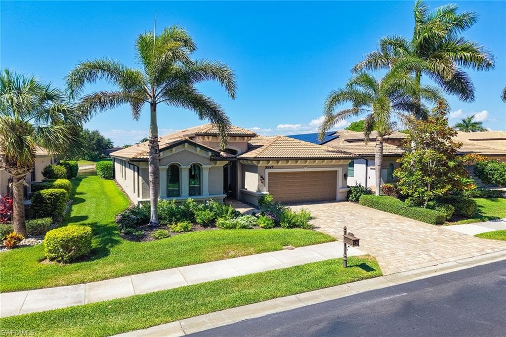 9917 Alhambra Ln, Bonita Springs, photo 2