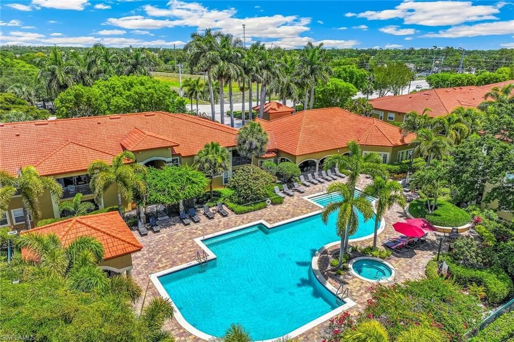 8920 Colonnades Ct #518, Bonita Springs