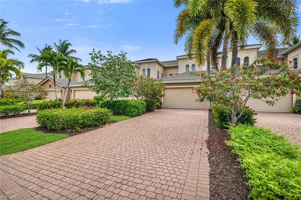 3141 Aviamar Cir #103, Naples