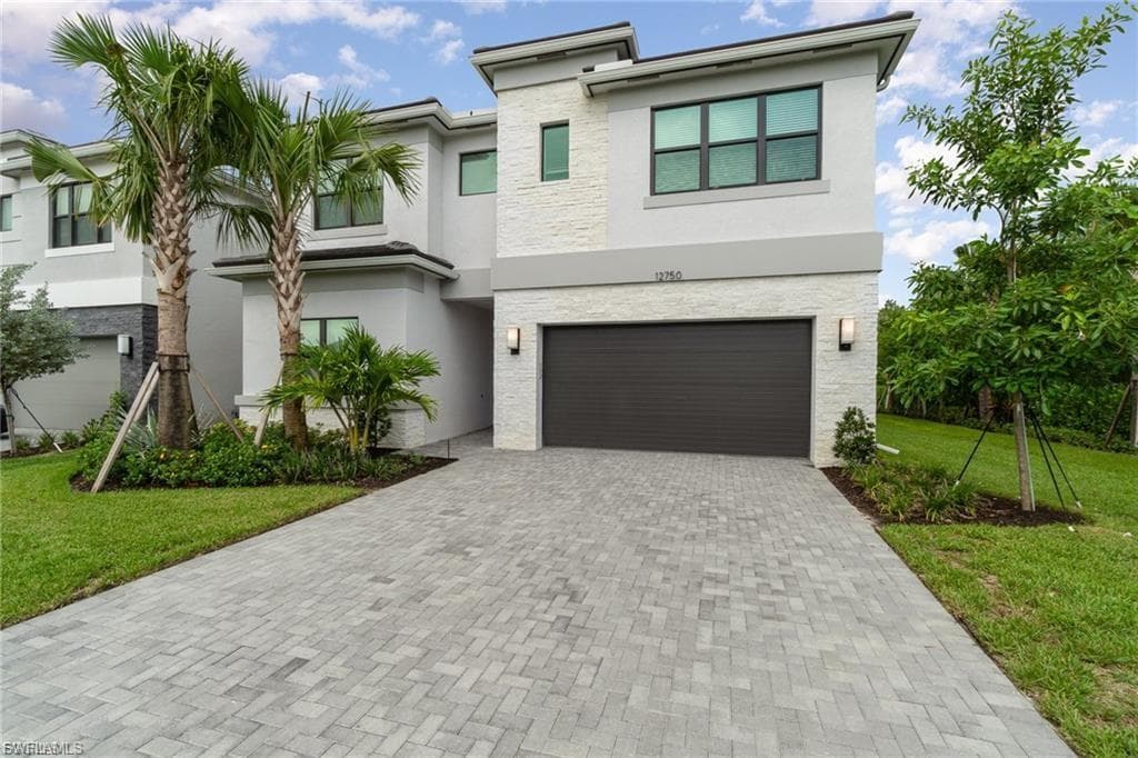12750 Woodbury Dr, Estero, photo 2