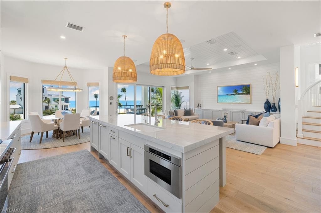 104 Kaula Ln, Bonita Springs, photo 2