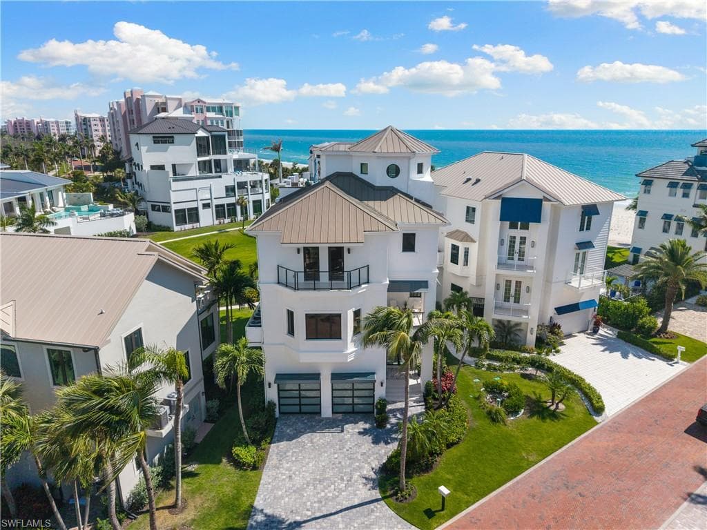 104 Kaula Ln, Bonita Springs