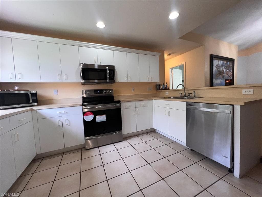 8149 Pennsylvania Blvd, Fort Myers, photo 2