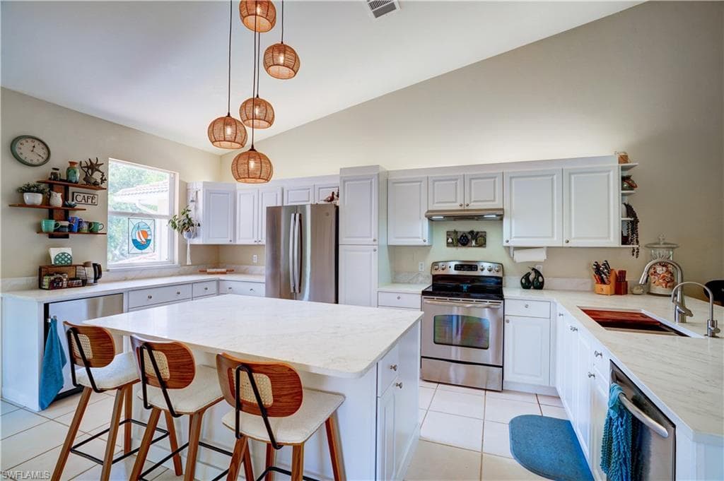 509 Robin Hood Cir #202, Naples, photo 2