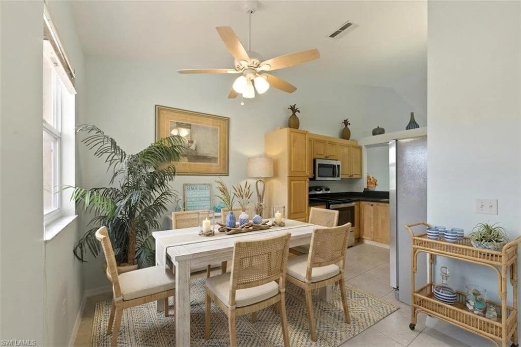 357 Robin Hood Cir #202, Naples, photo 2