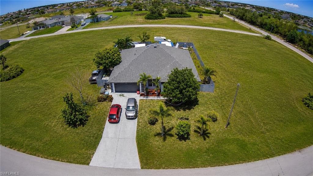4009 36th Ln, Cape Coral, photo 2