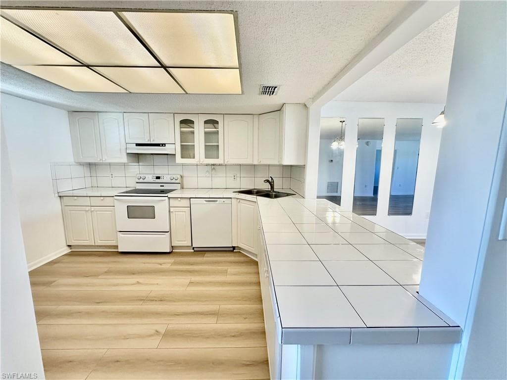 9395 Pennsylvania Ave #19, Bonita Springs, photo 2