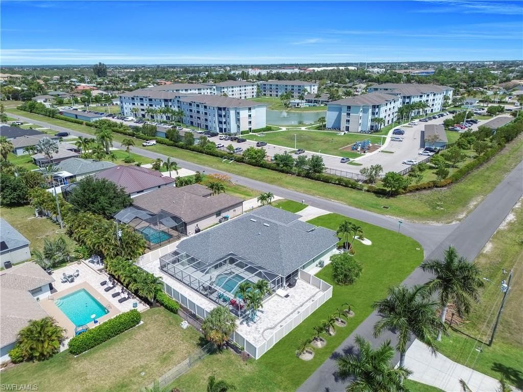 1722 38th Ter, Cape Coral, photo 3