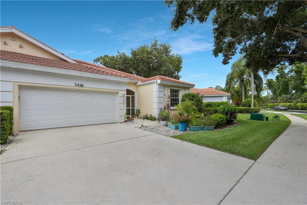 7416 Berkshire Pines Dr, Naples