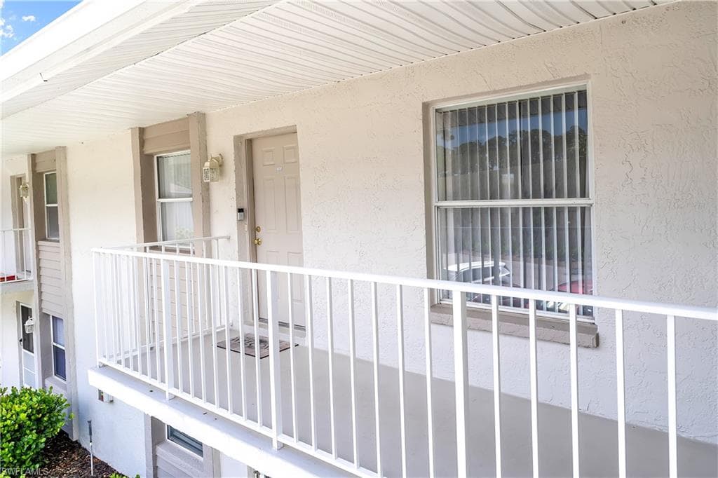 1330 Derbyshire Ct #e203, Naples, photo 2