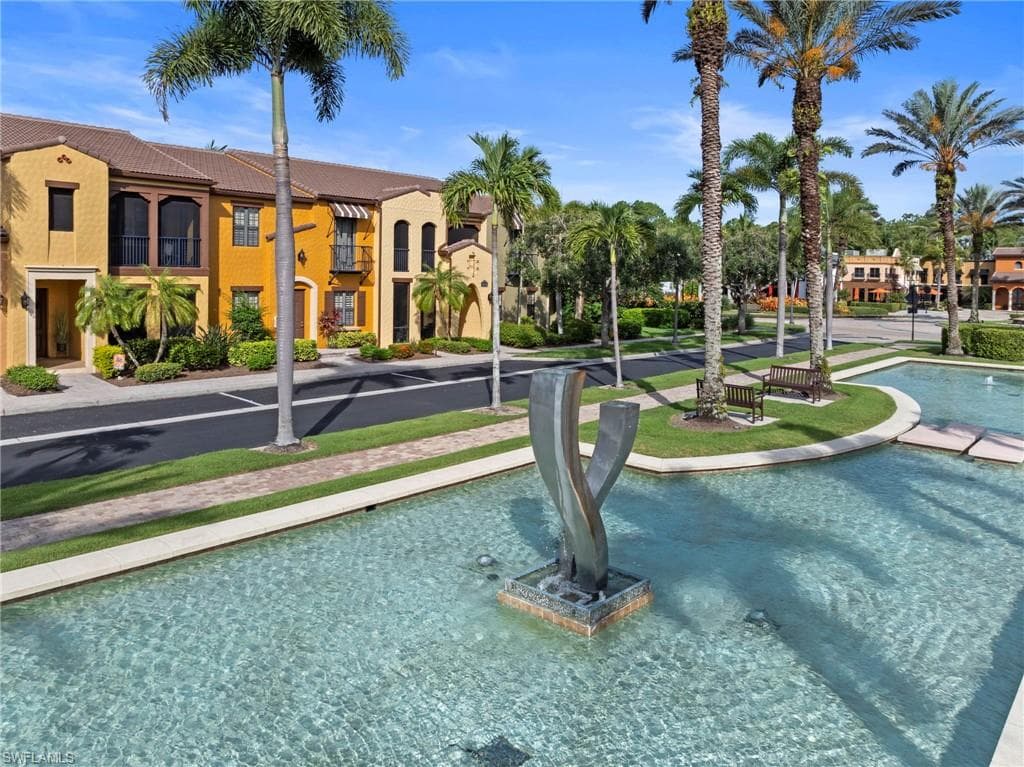 9076 Rialto St #6204, Naples