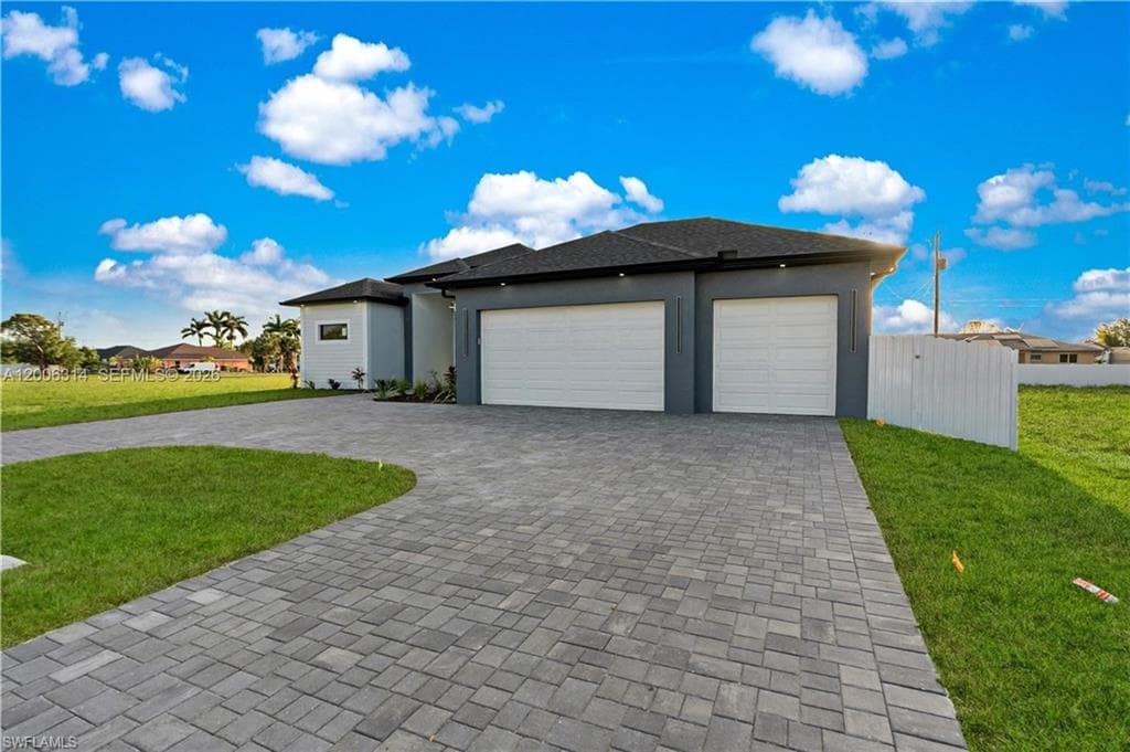 628 Chiquita Blvd, Cape Coral, photo 2