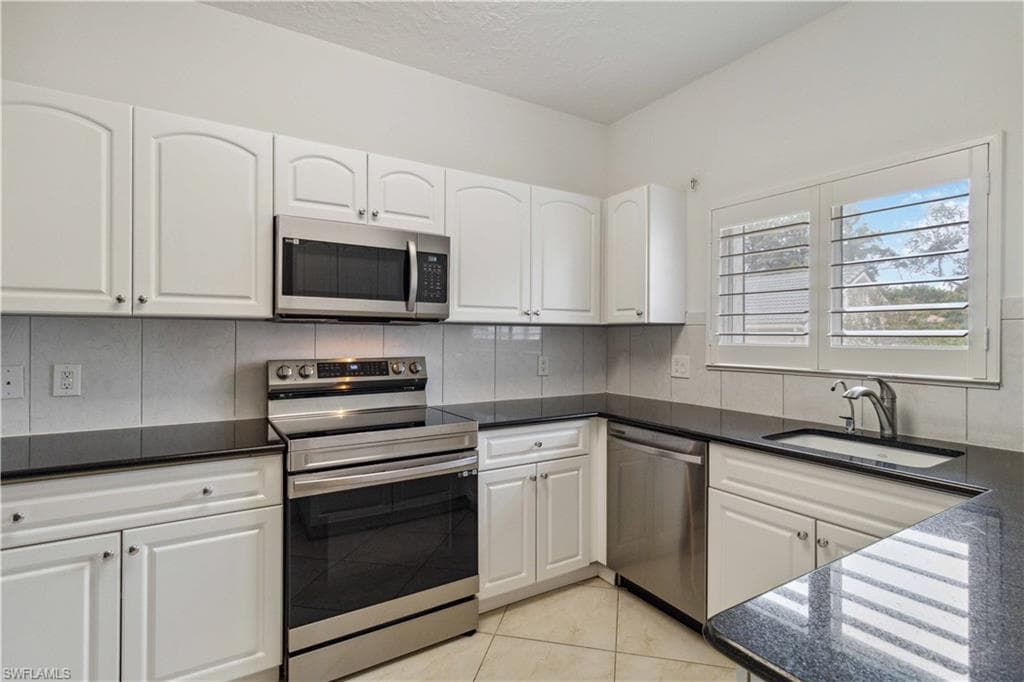 604 Arbor Lake Dr #6-103, Naples, photo 3