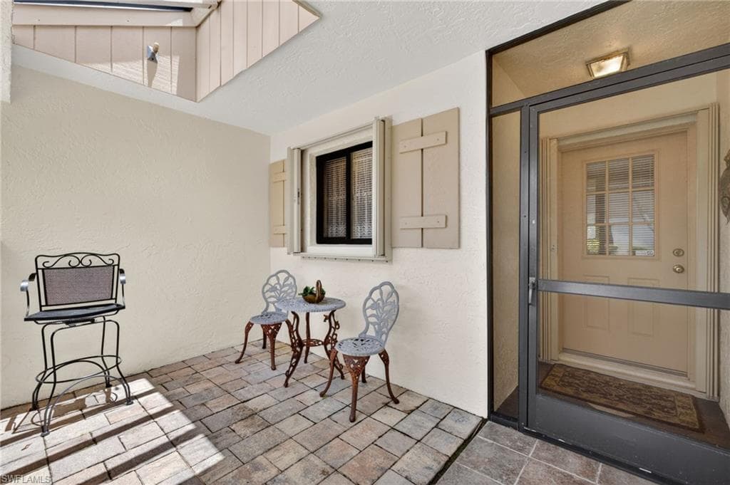 6072 Huntington Woods Dr #17, Naples, photo 2