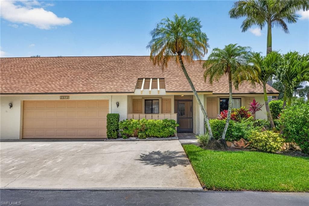 6072 Huntington Woods Dr #17, Naples