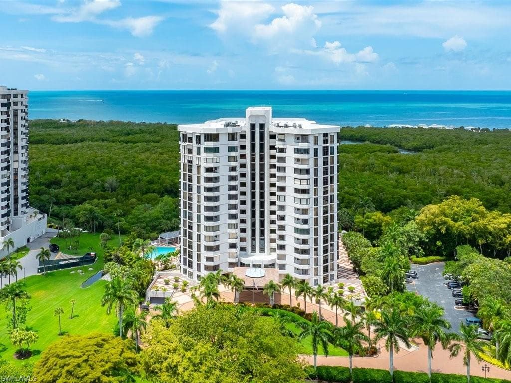 6075 Pelican Bay Blvd #506, Naples