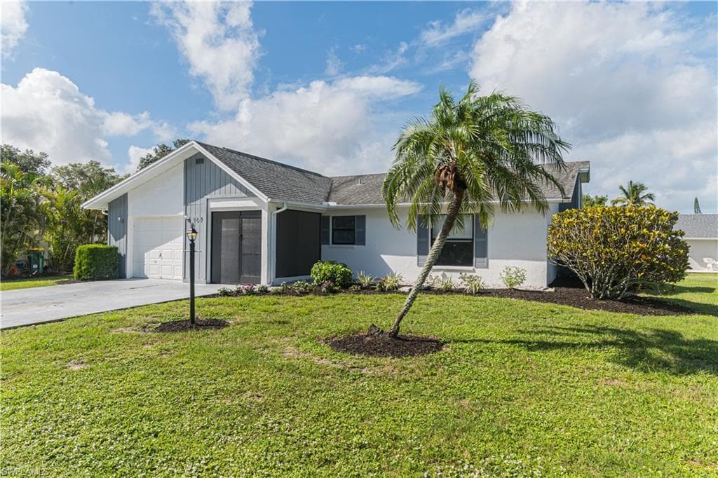 107 Blue Ridge Dr #21, Naples