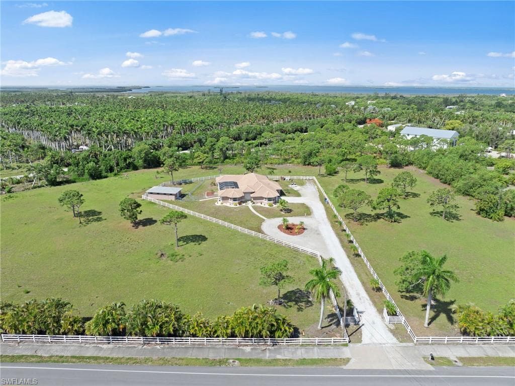 13541 Stringfellow Rd, Bokeelia