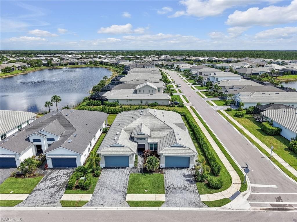 9225 Cayman Dr, Naples