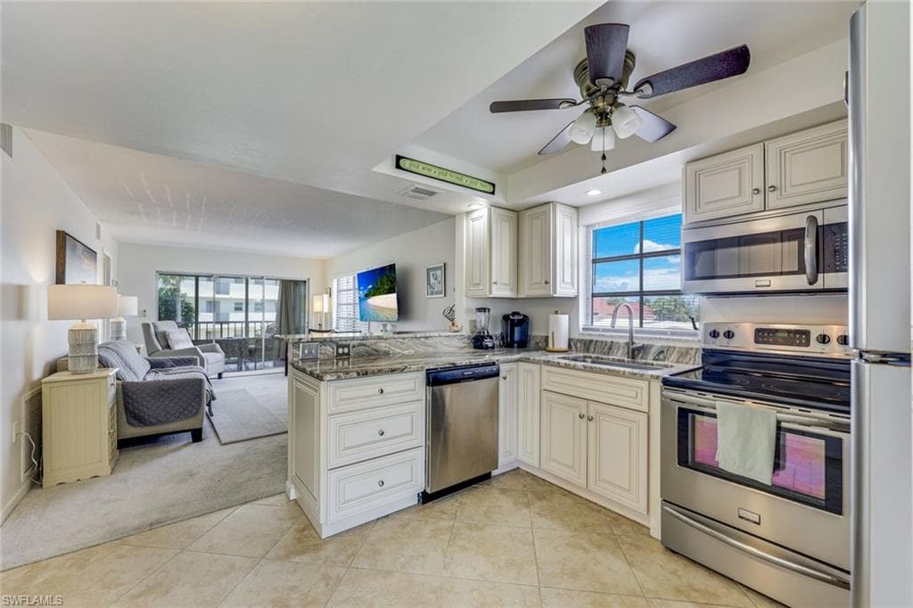5 High Point Cir #204, Naples, photo 2