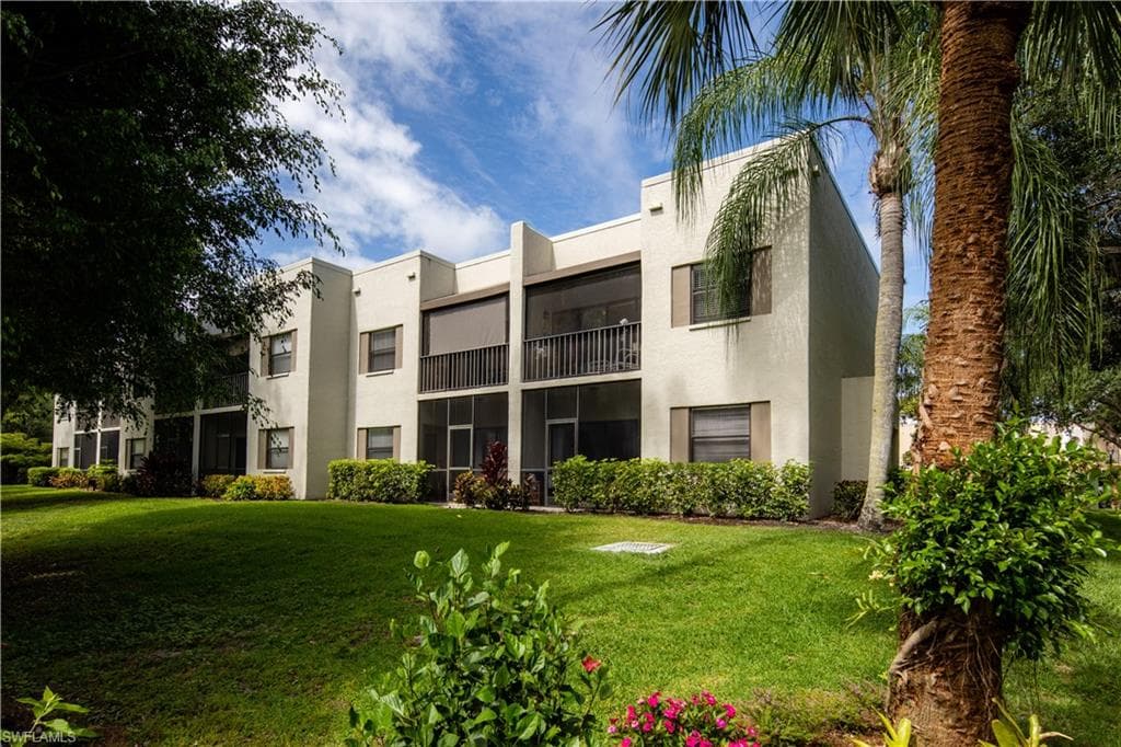 3323 Olympic Dr #711, Naples