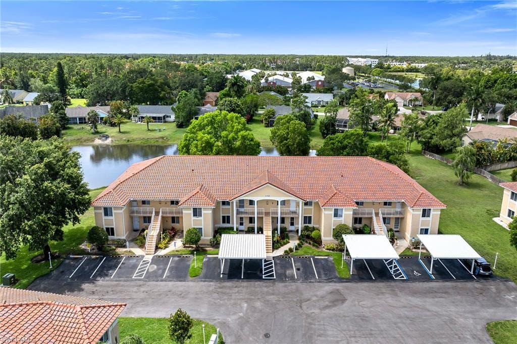 208 Furse Lakes Cir #d6, Naples