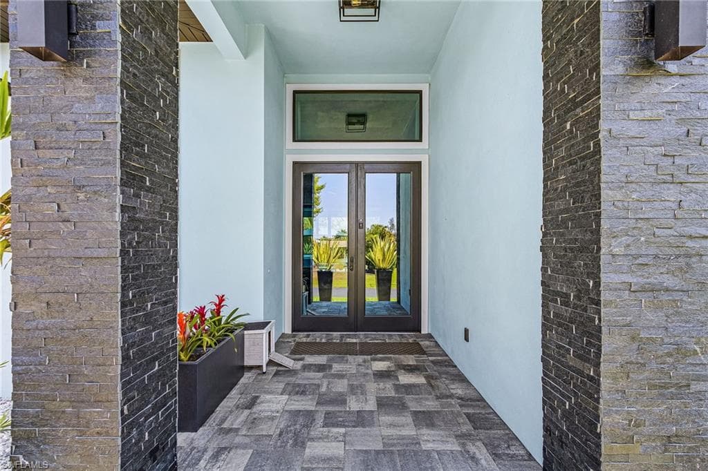 8800 Woodgate Manor Ct, Fort Myers, photo 2