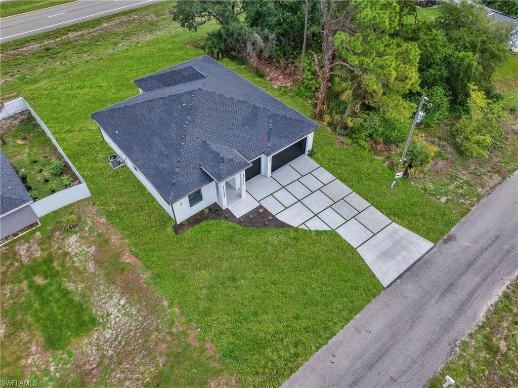6037 Moss Cir, Labelle