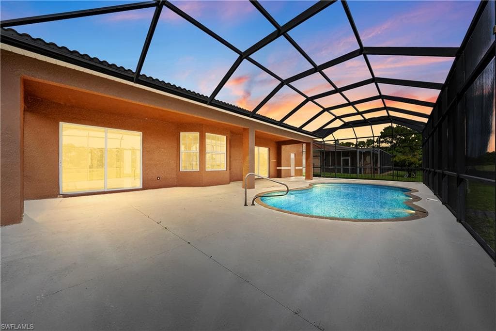 680 Mirror Lakes Ct, Lehigh Acres, photo 3