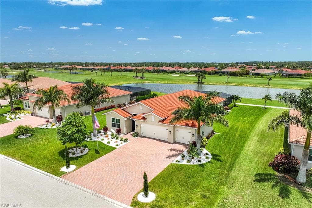 18699 Ensenada Dr, Naples