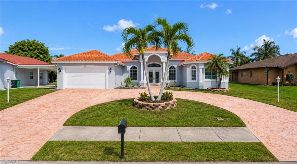 219 Gleason Pkwy, Cape Coral, photo 2