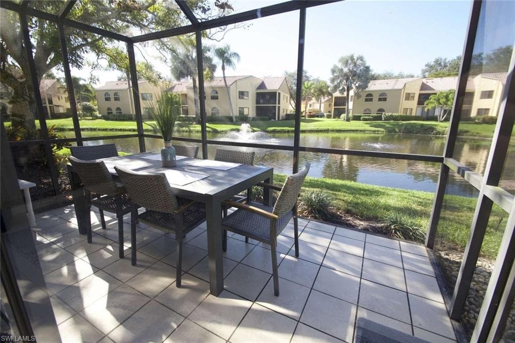 547 Beachwalk Cir, Naples, photo 2