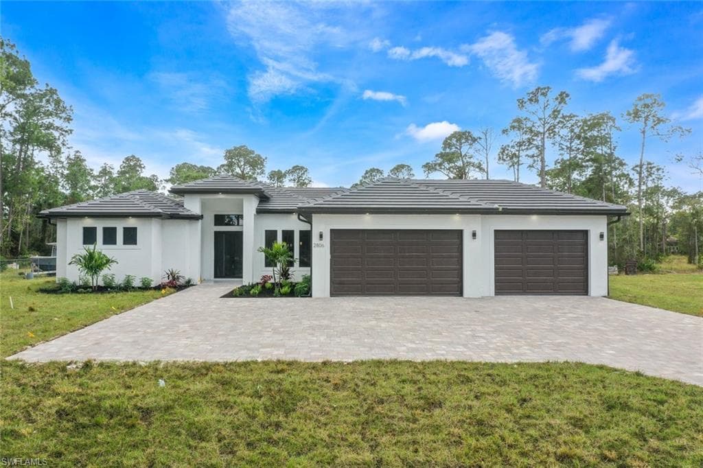 2806 Golden Gate Blvd, Naples