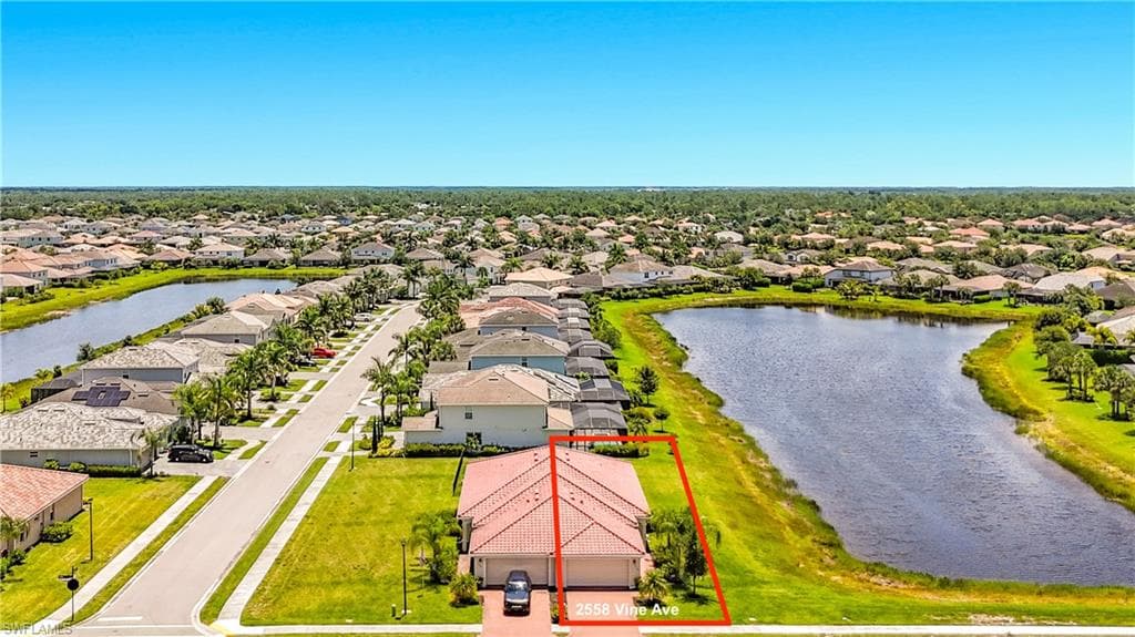 2558 Vine Ave, Naples