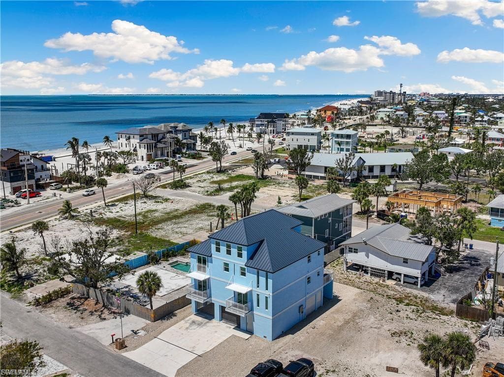 121 Hibiscus Dr, Fort Myers Beach, photo 2