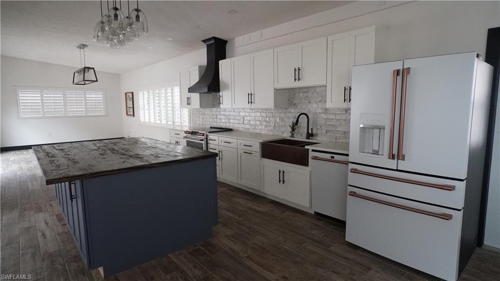 544 Bayside Dr, Fort Myers, photo 3
