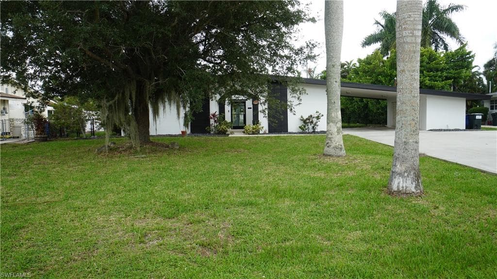 544 Bayside Dr, Fort Myers