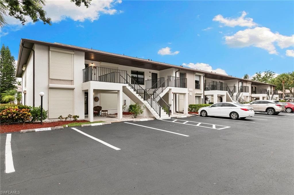 236 Pebble Beach Cir #a202, Naples