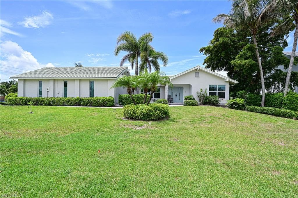 202 6th St, Bonita Springs