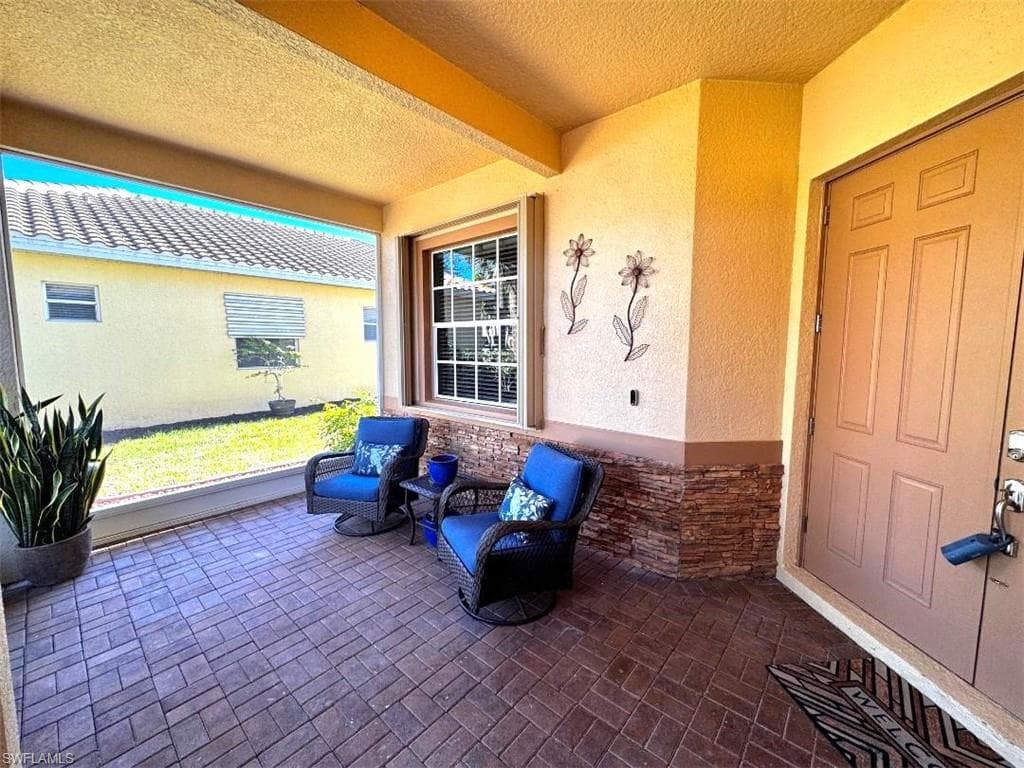2560 Keystone Lake Dr, Cape Coral, photo 3