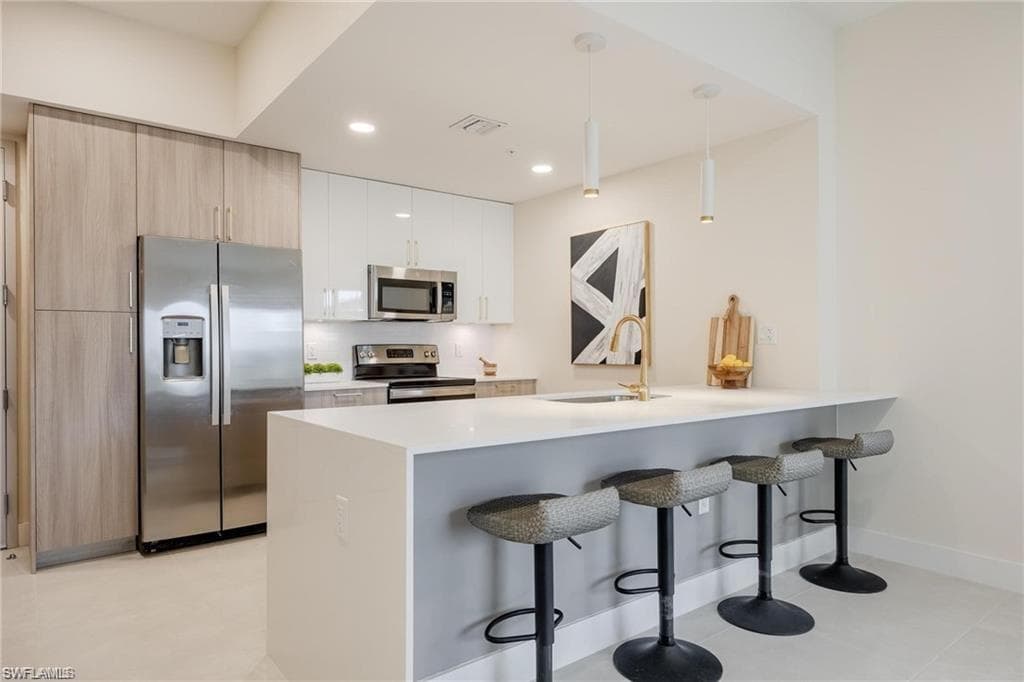 26589 Rosewood Pointe Dr #b-208, Bonita Springs