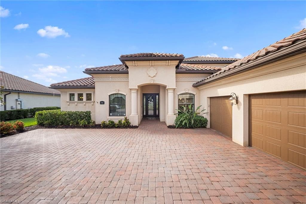 17211 Cherrywood Ct, Bonita Springs, photo 2